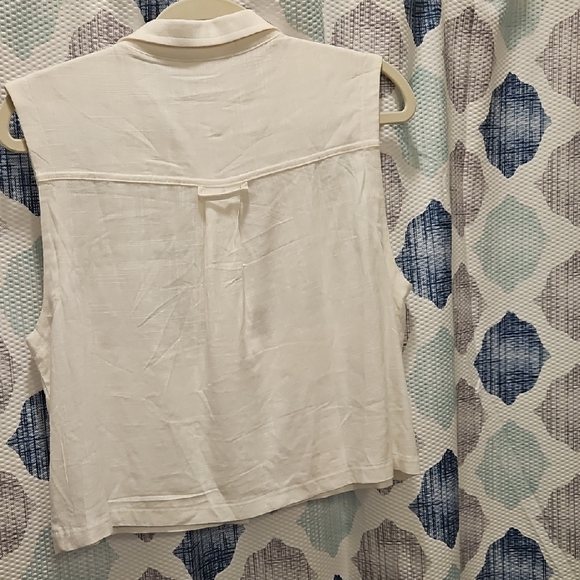Cream Sleeveless Button Down Crop Top or Vest - Picture 2 of 5